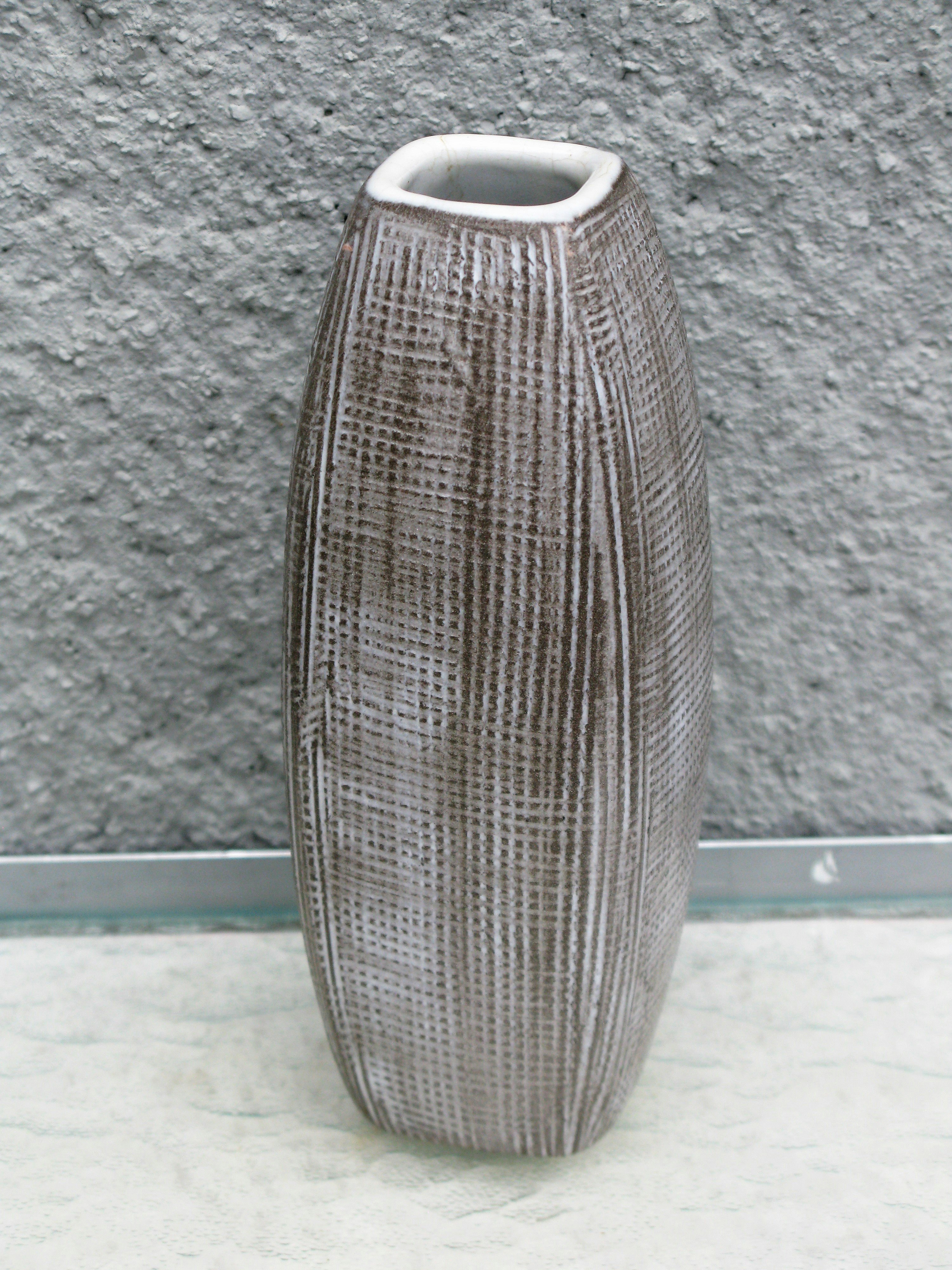 presenta vase 2225 2