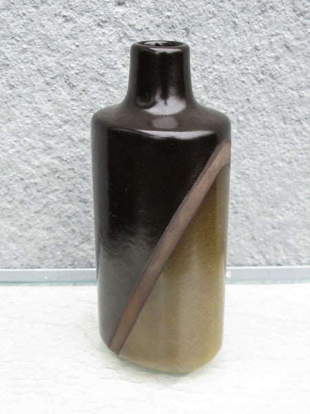 dark diagonal vase 5066