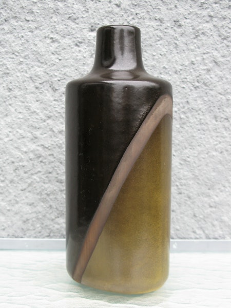 dark diagonal vase 5066