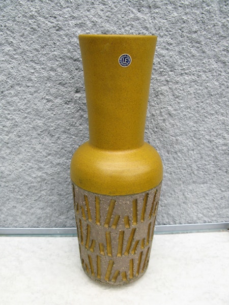 yellow tokyo vase 4079m