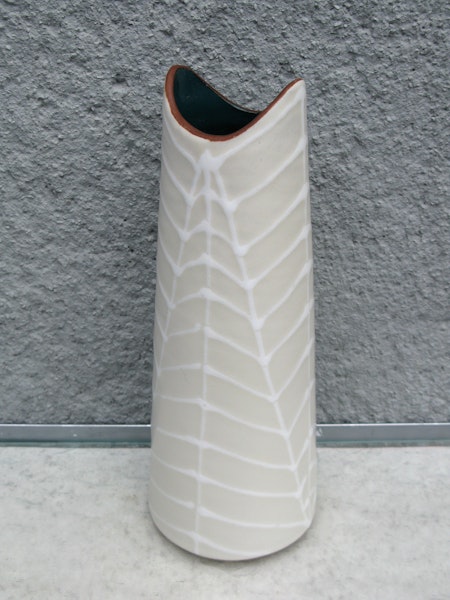 fossil vase 4098