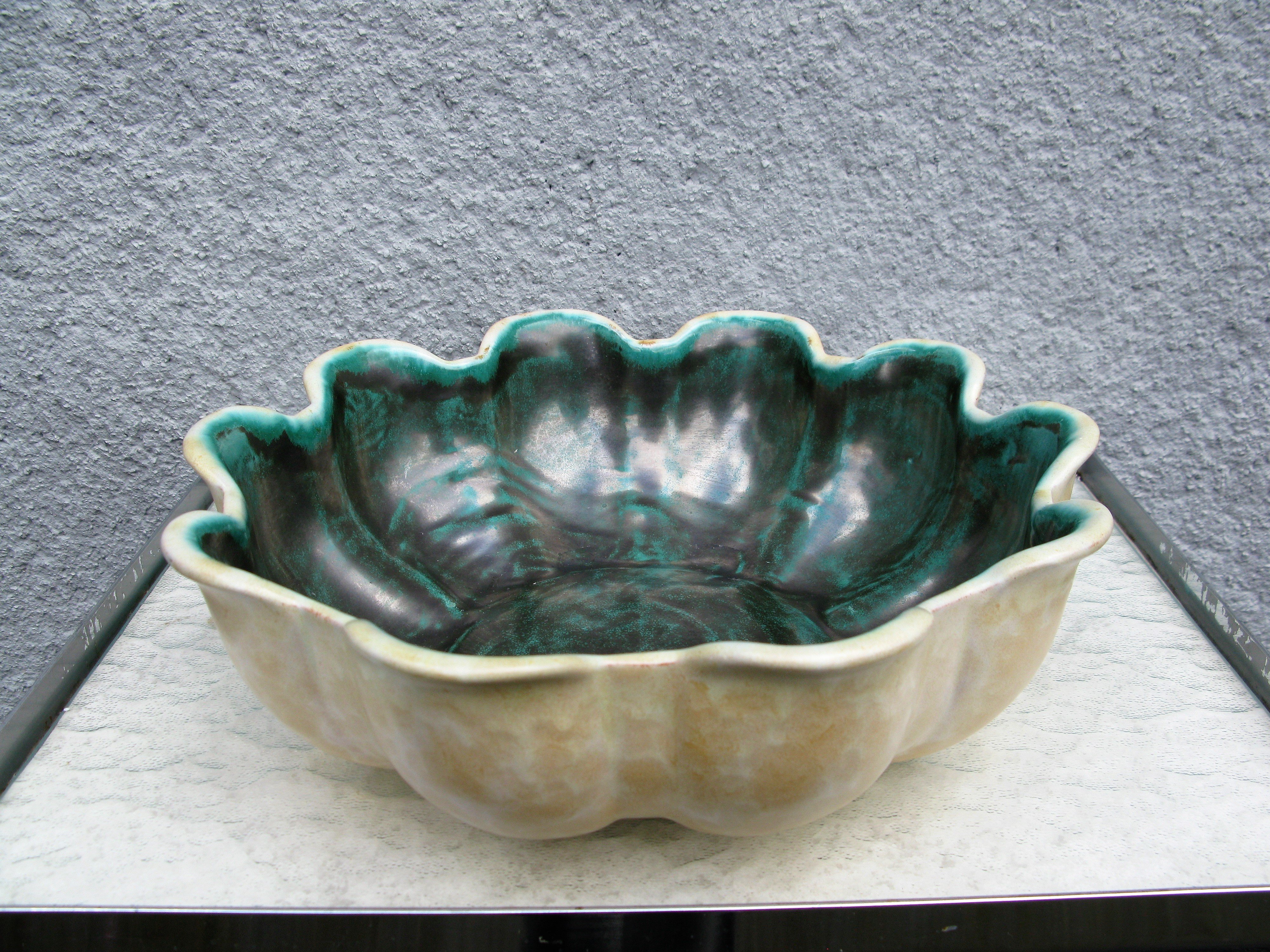 yellowish/green bowl 19