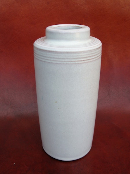 rare white vase 254