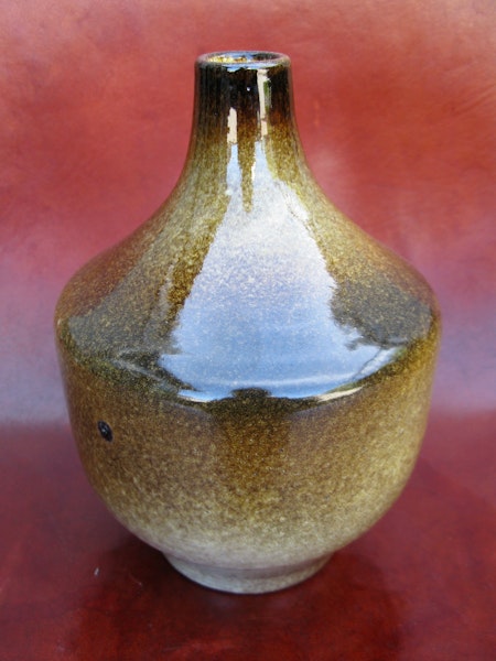 brownish vase 4009