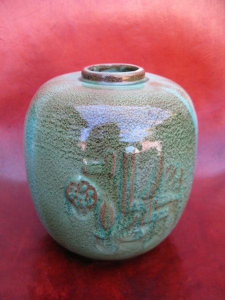 greenish vase k3
