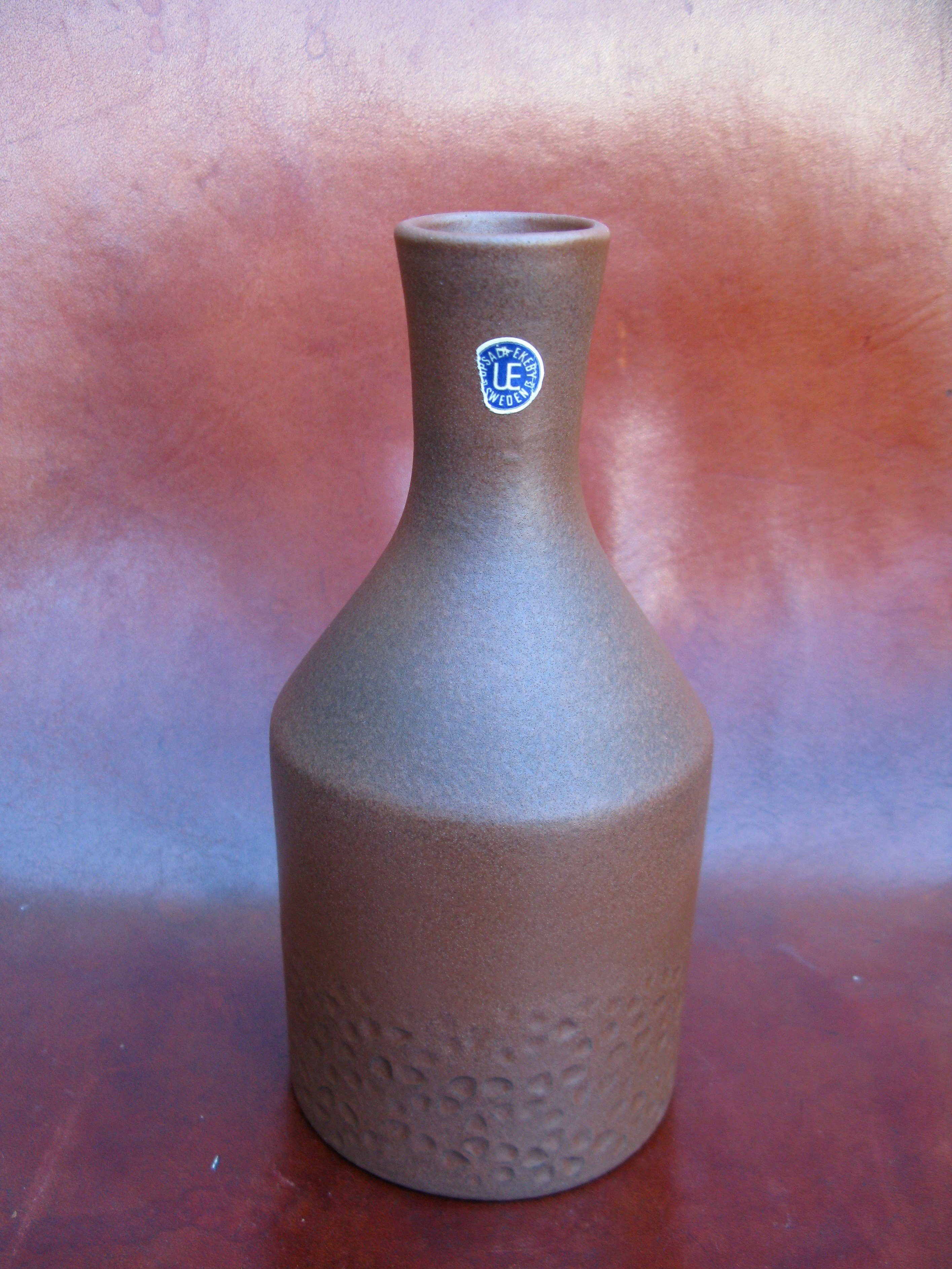 yellowish vase 5044h