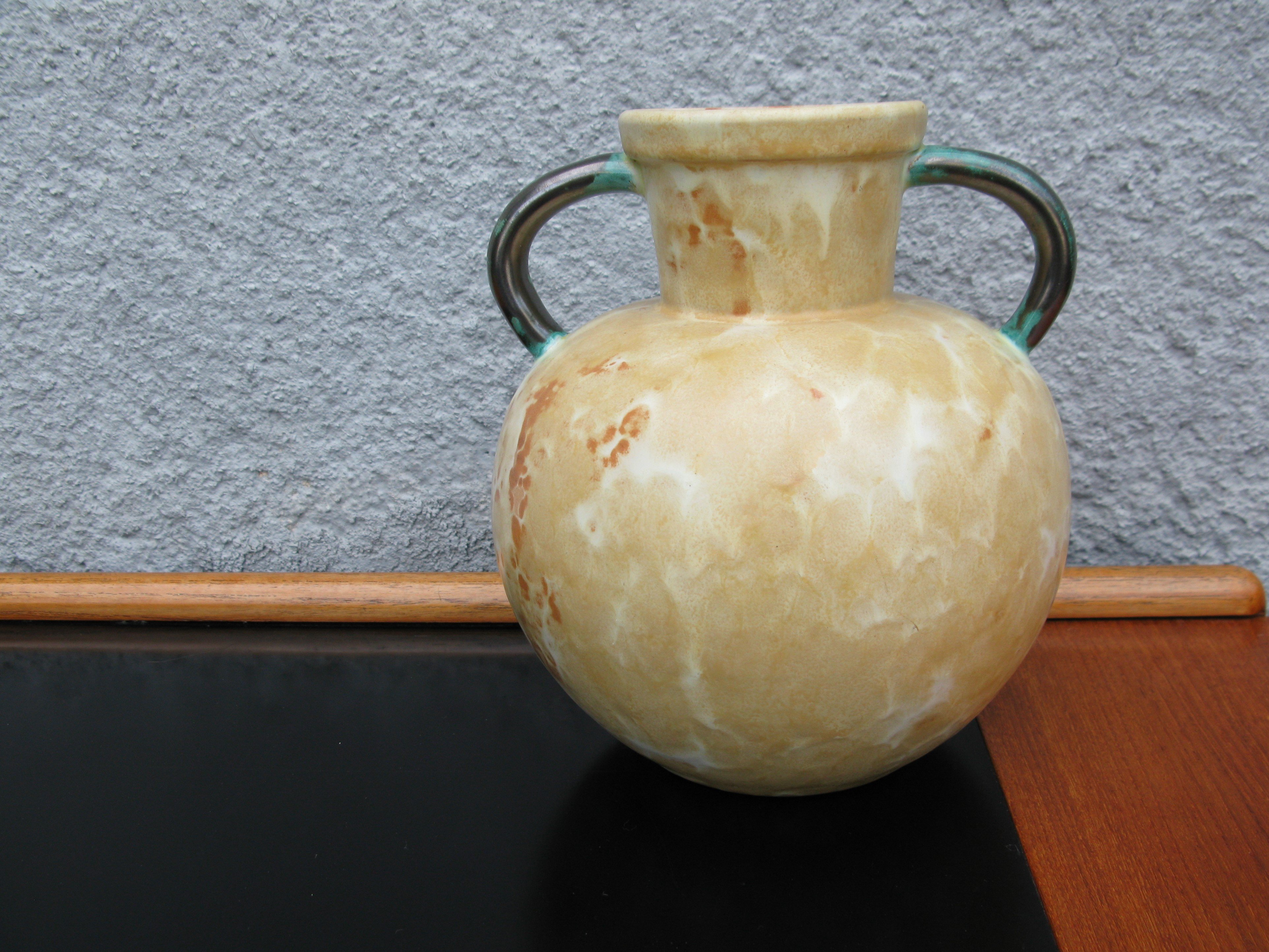 yellowish/green vase 98
