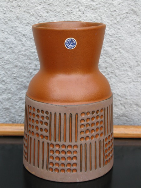 terracotta ruta vase 4565