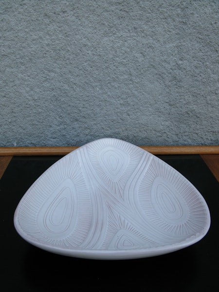 white plate 4300