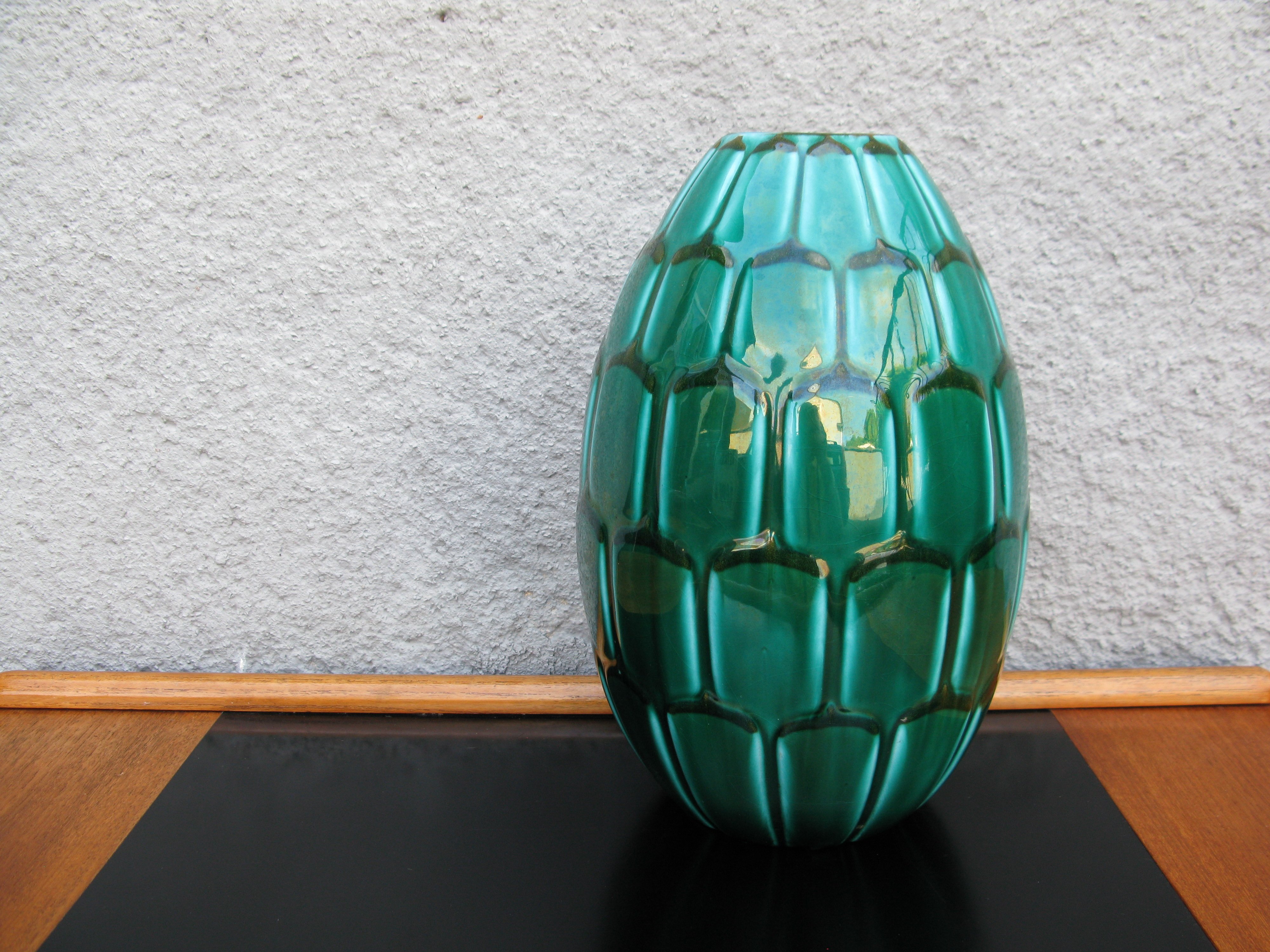 dark green capri vase 648
