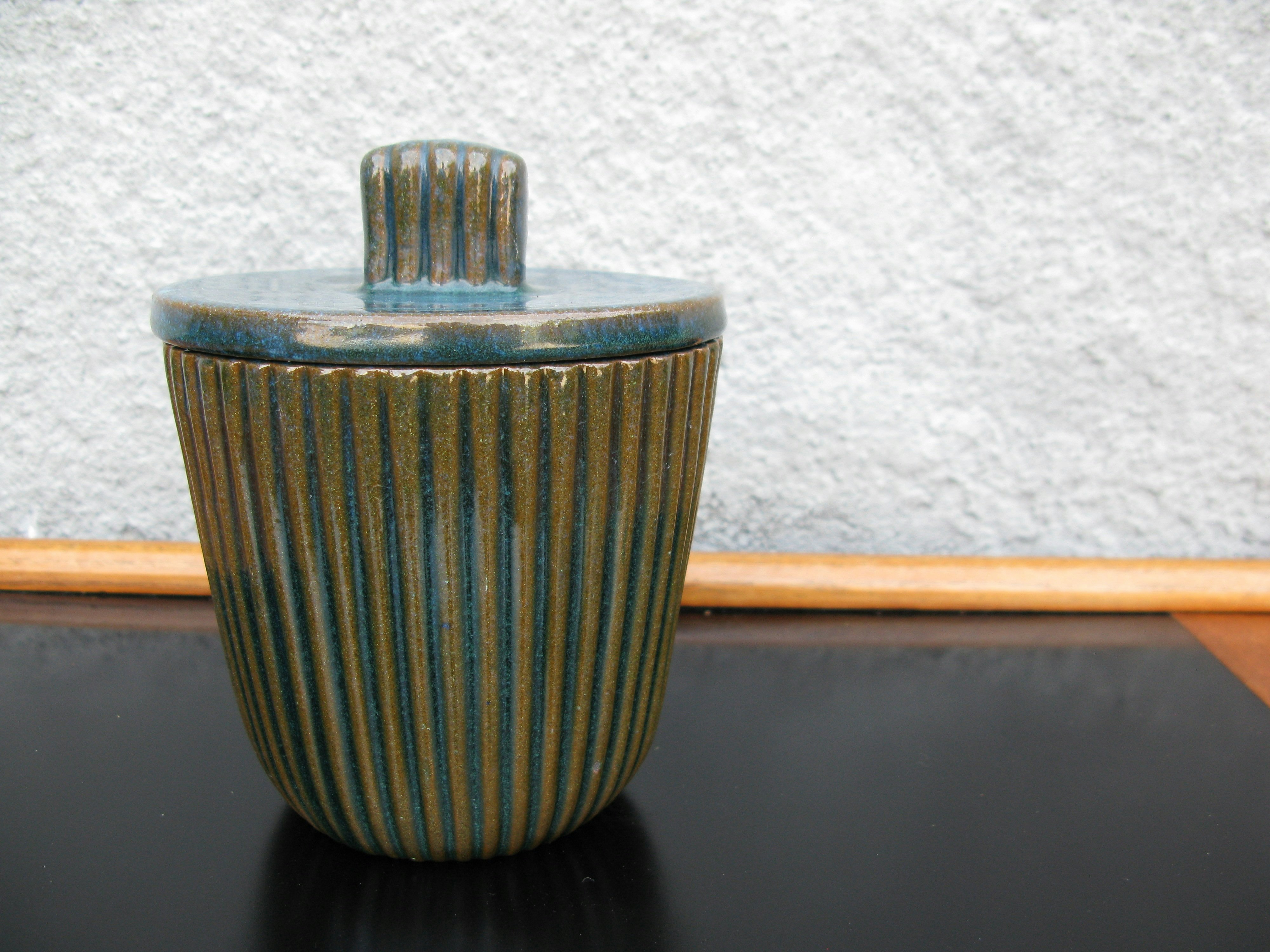 tobacco jar 13