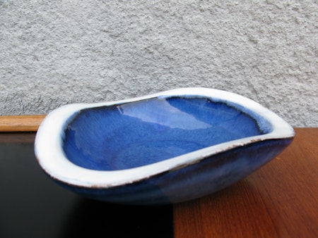 blue/white bowl 171