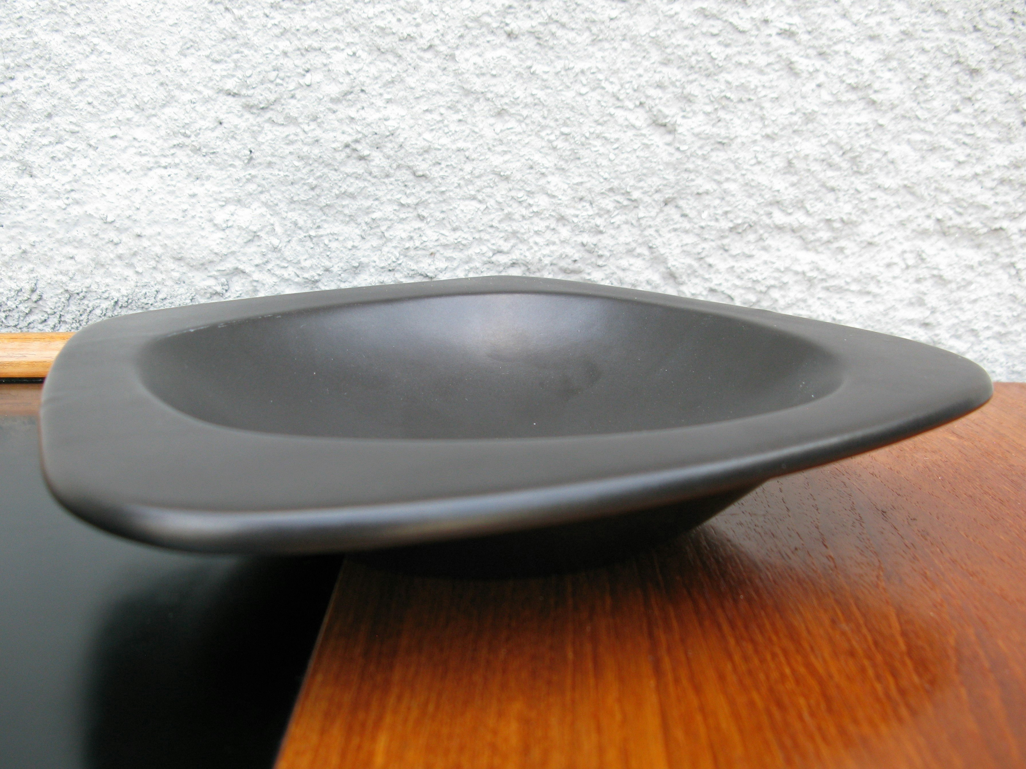 black ashtray 5110