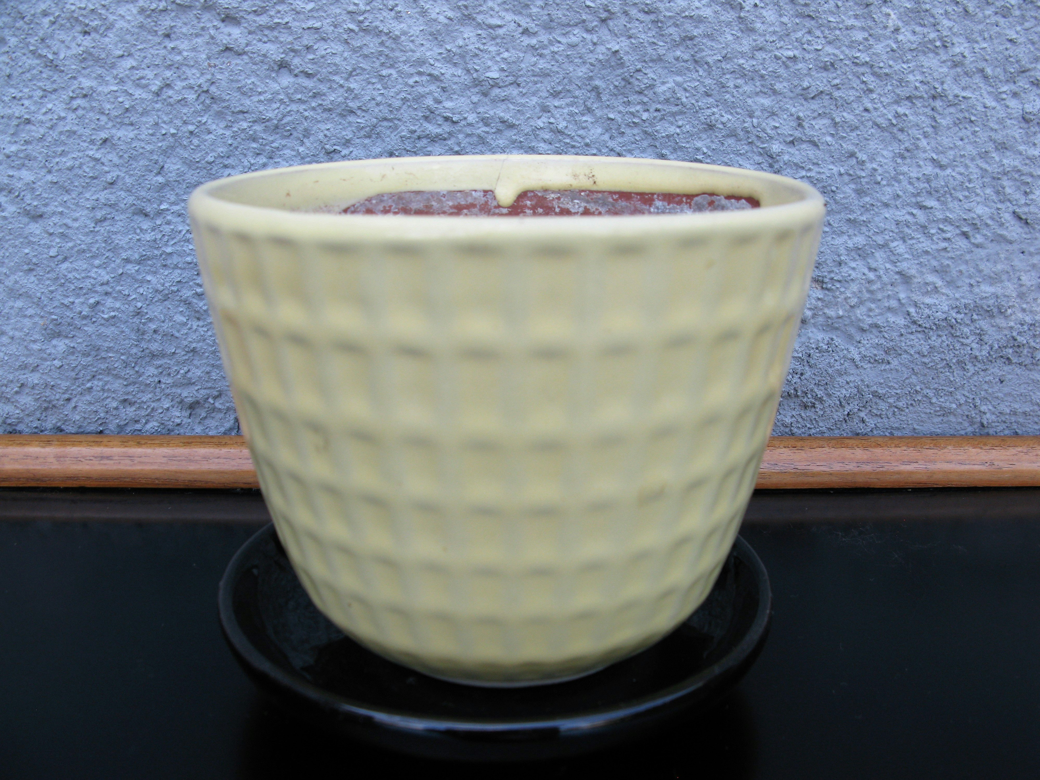 yellow gunilla flowerpot nr3 item 1