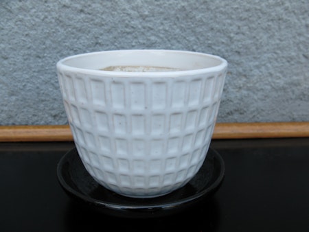 white gunilla flowerpot nr 2 item 2