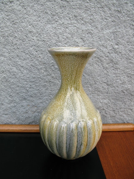 greenish vase 783
