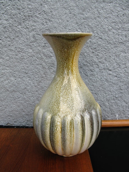 greenish vase 784
