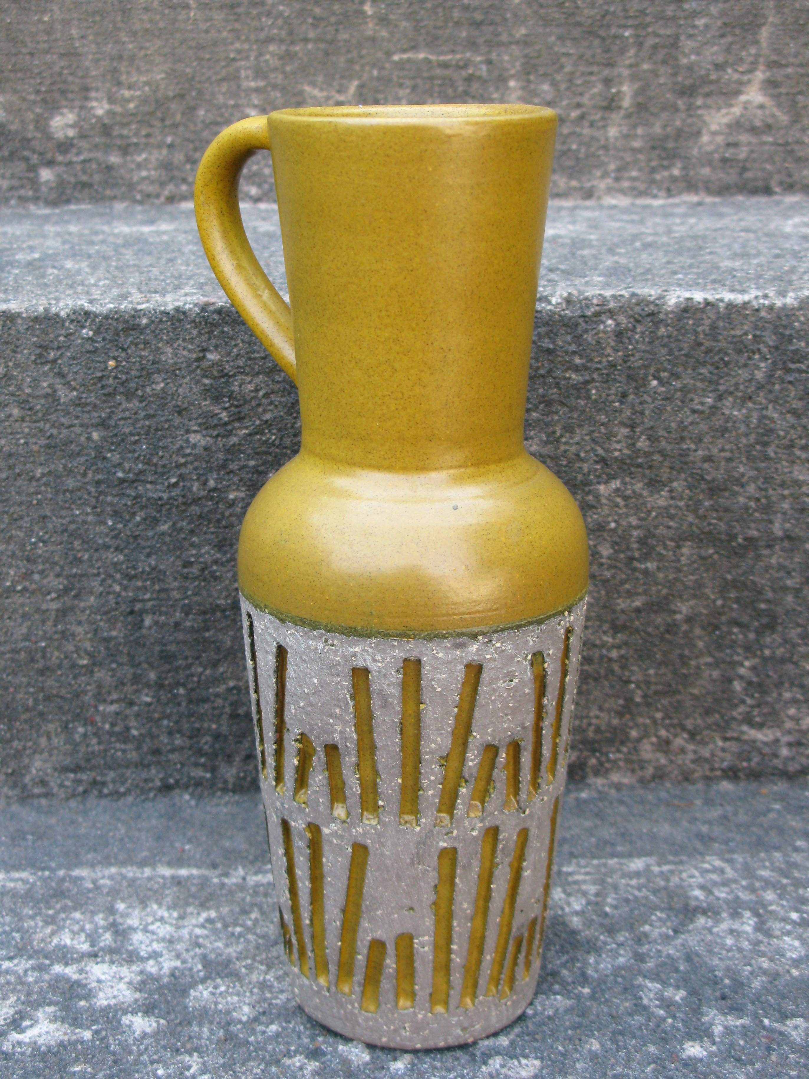 yellow tokyo vase 4074m