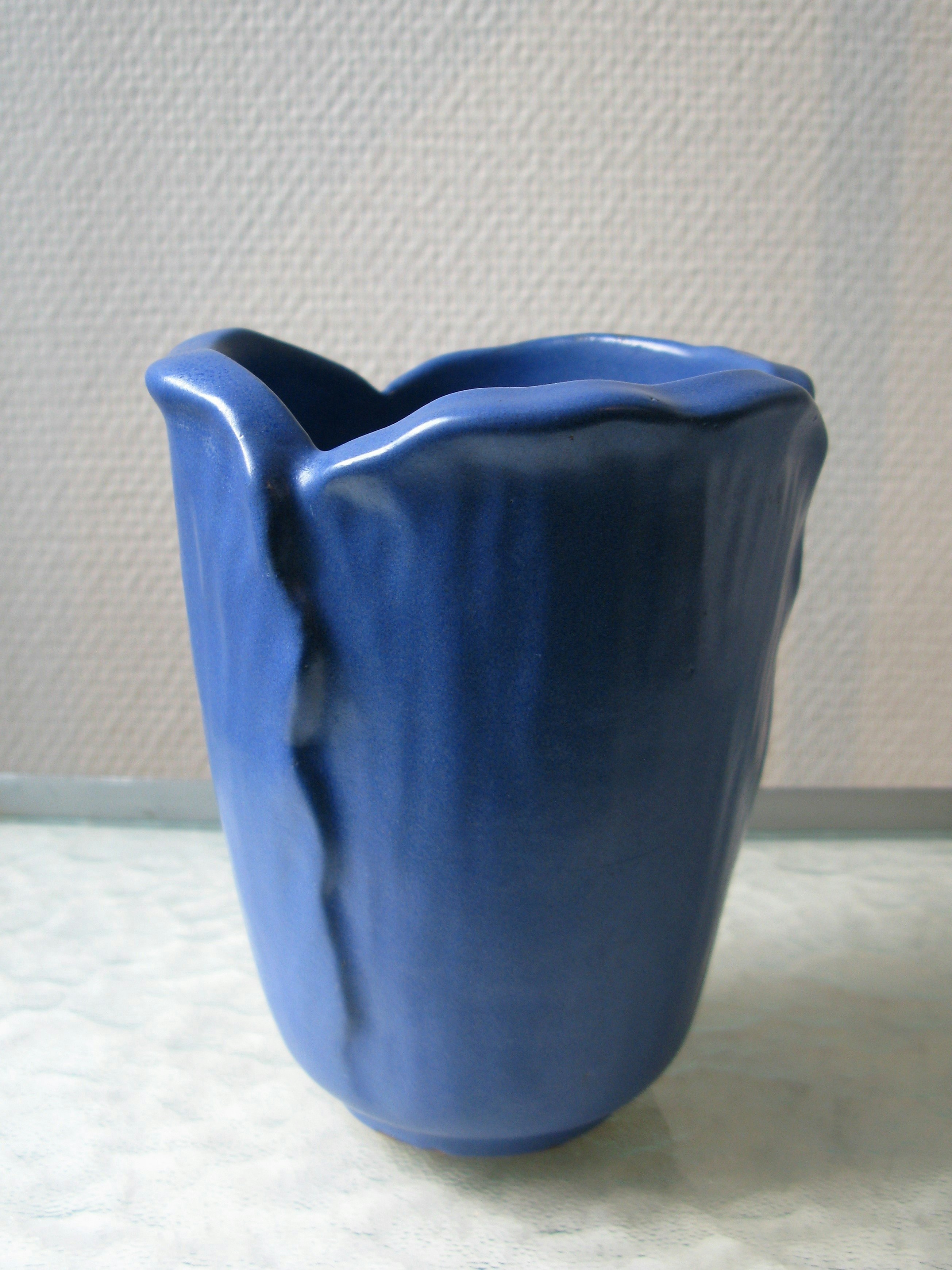 blue vase 129