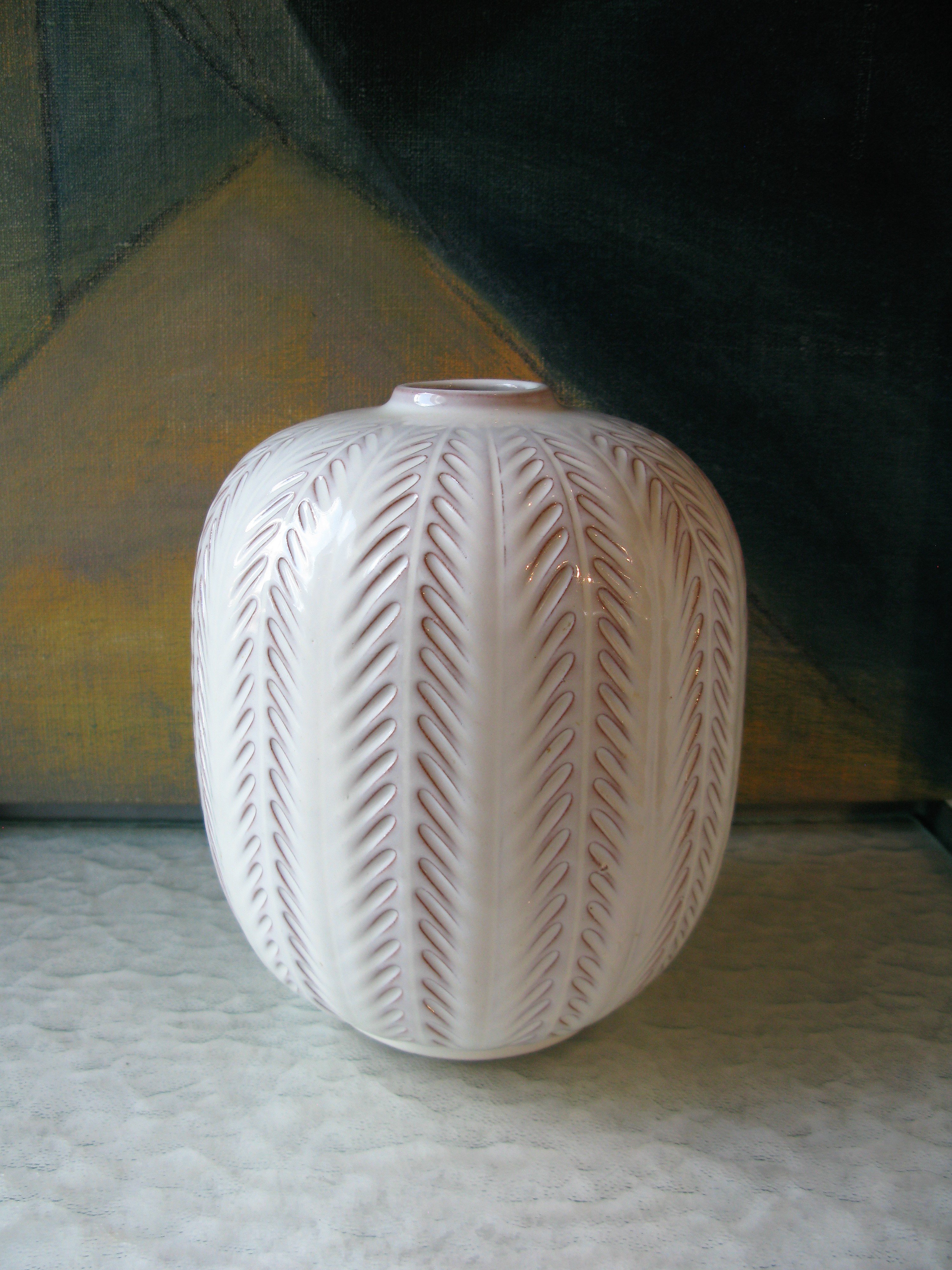 white fishbone vase 23