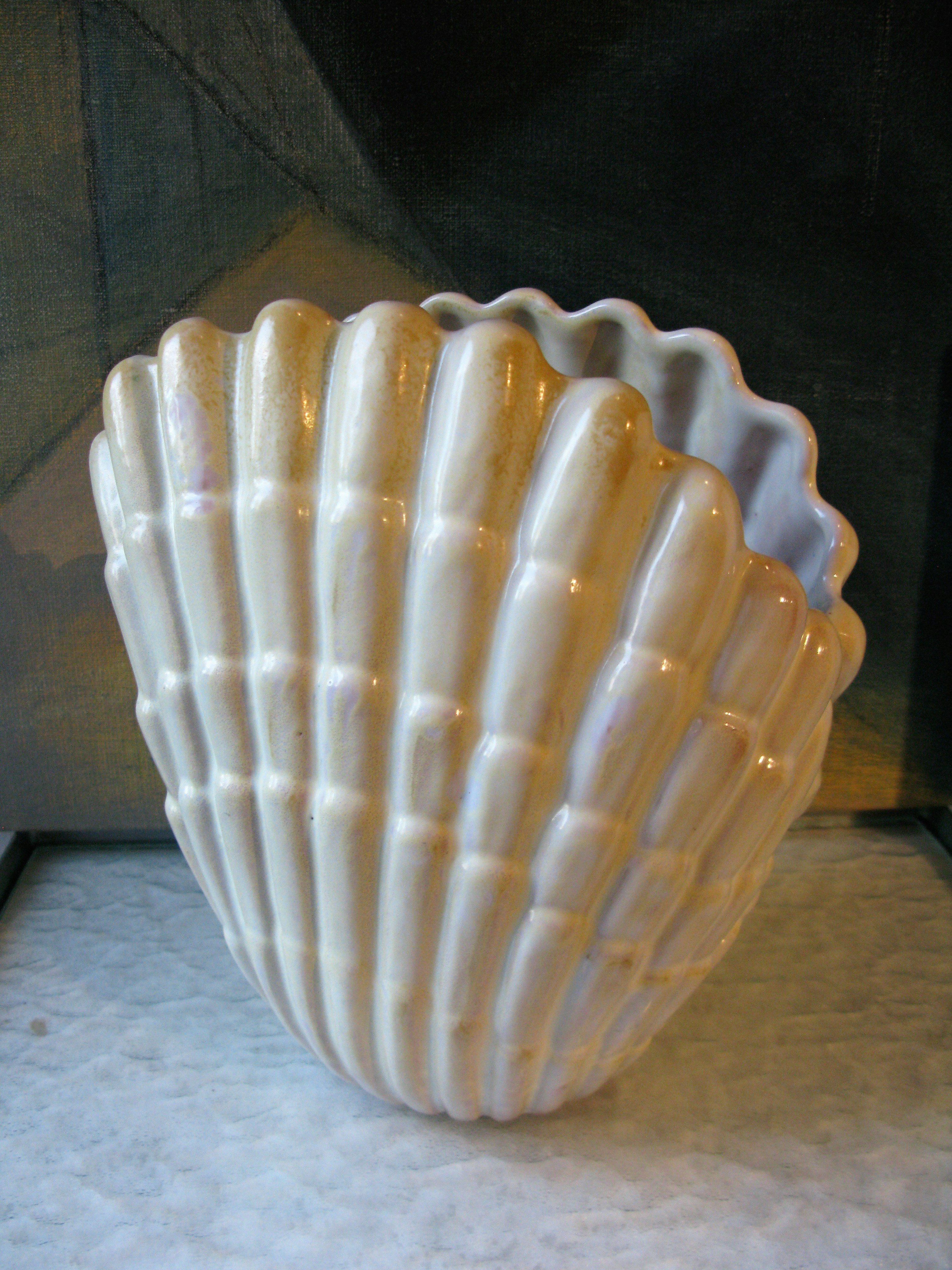 shell vase 343