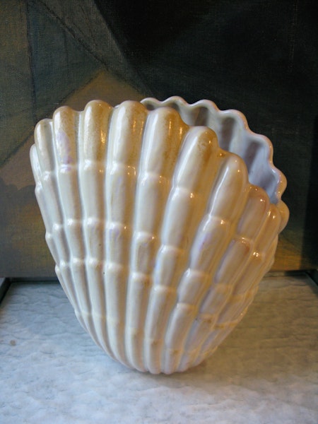 shell vase 343