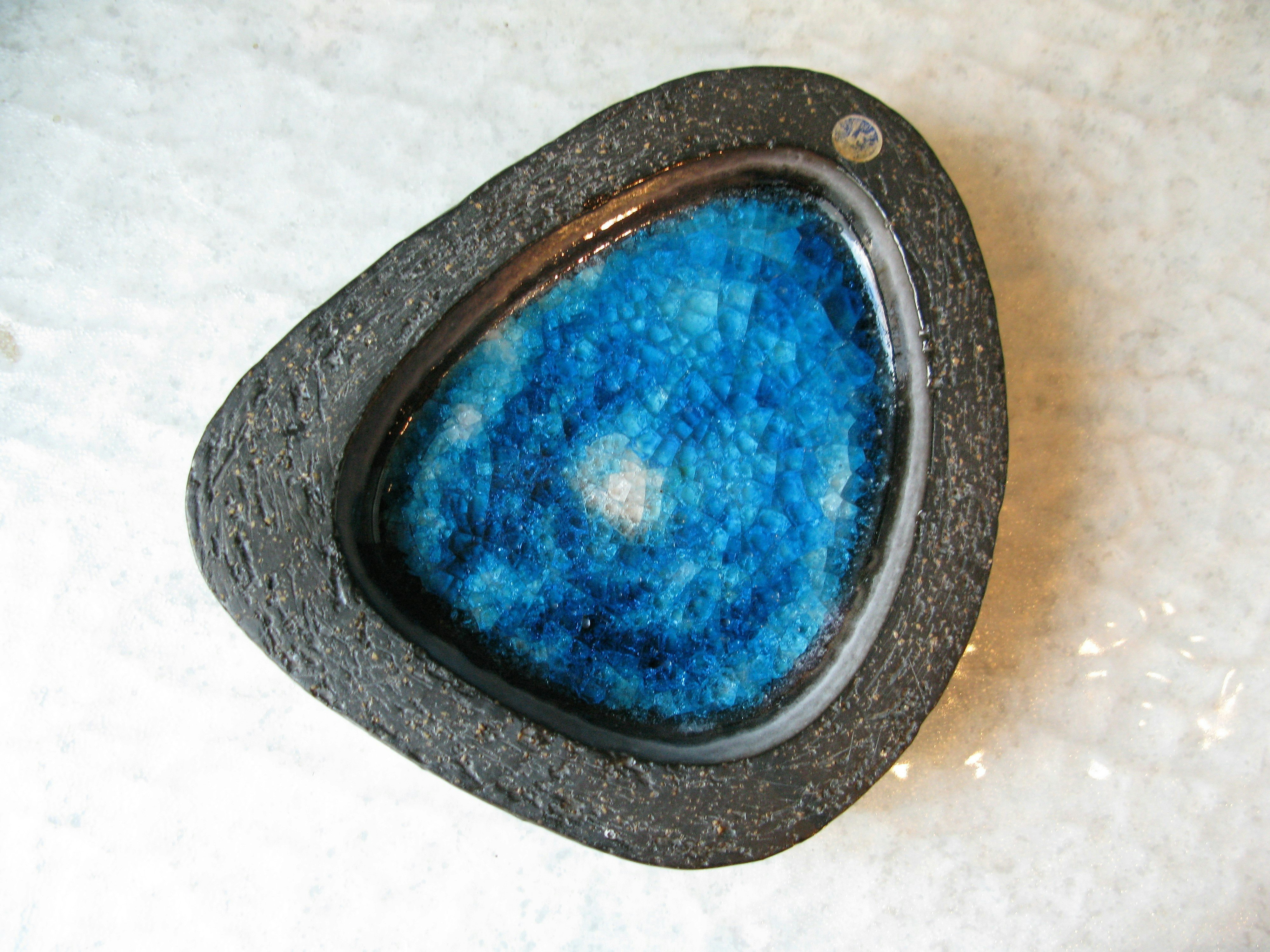 blue ashtray 1066y