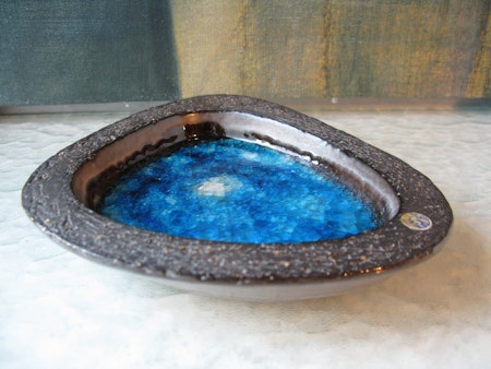 blue ashtray 1066y