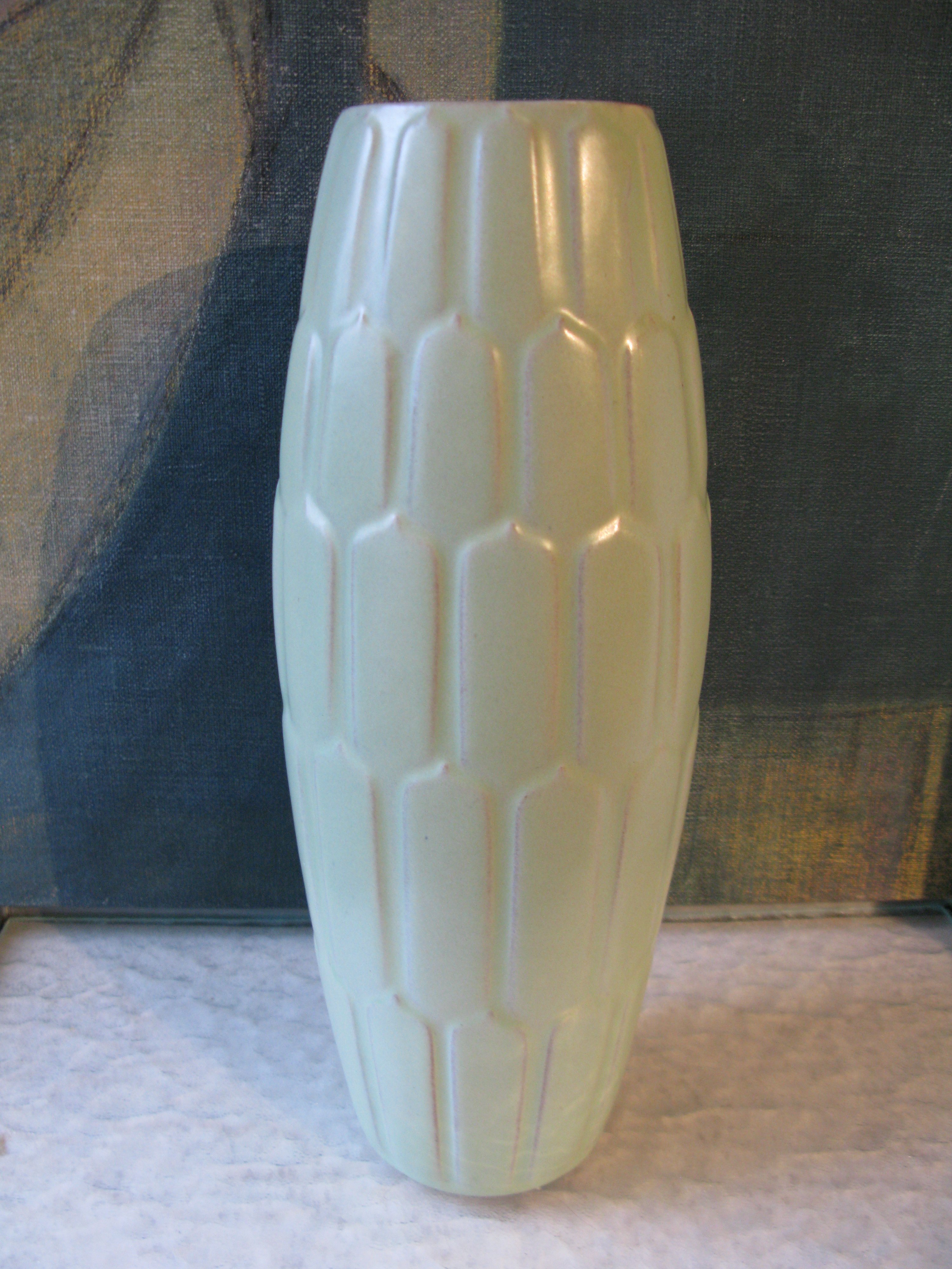 Capri light green vase 649