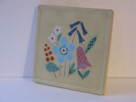 trivet with flowers