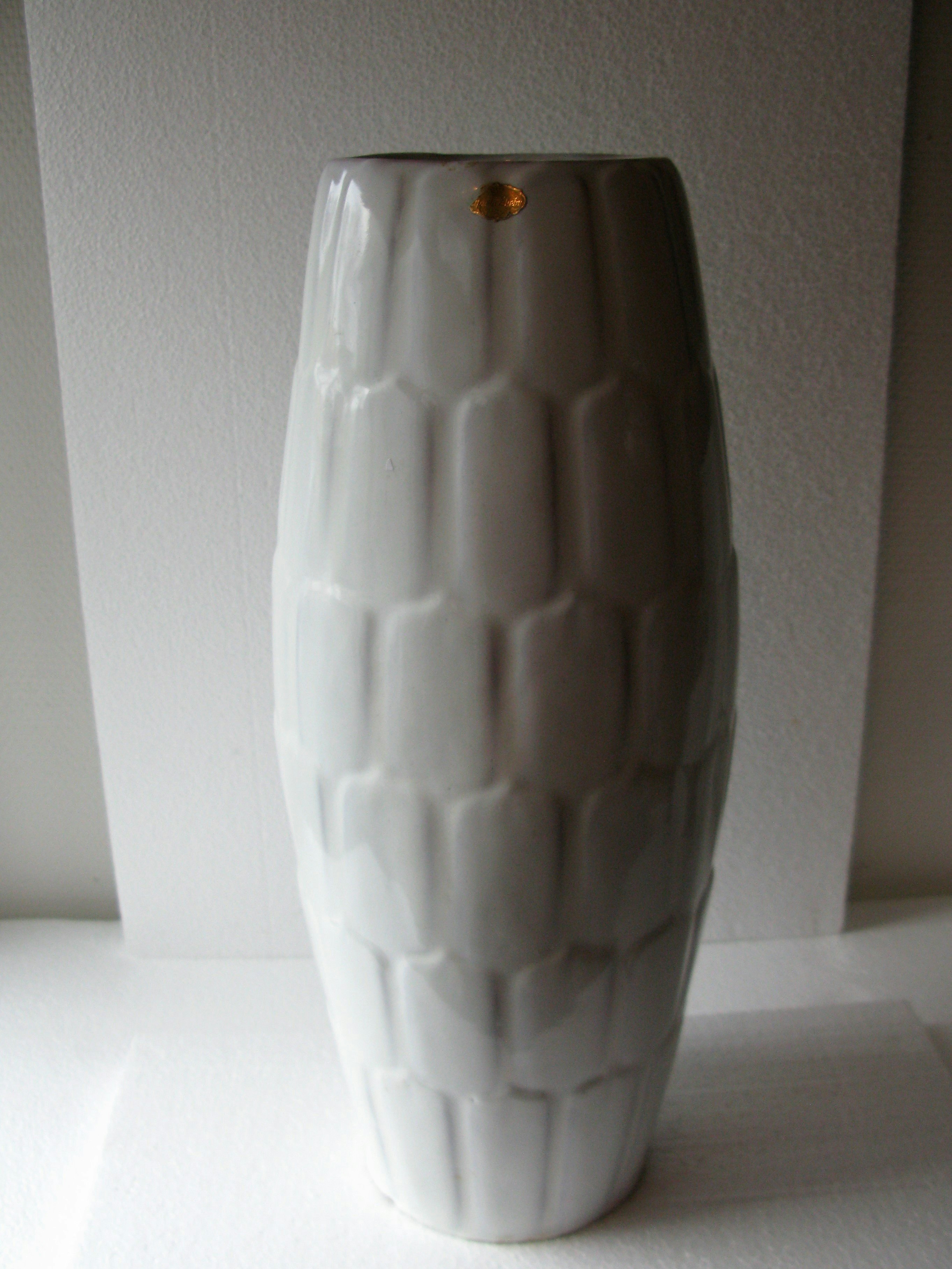 white floor vase 36