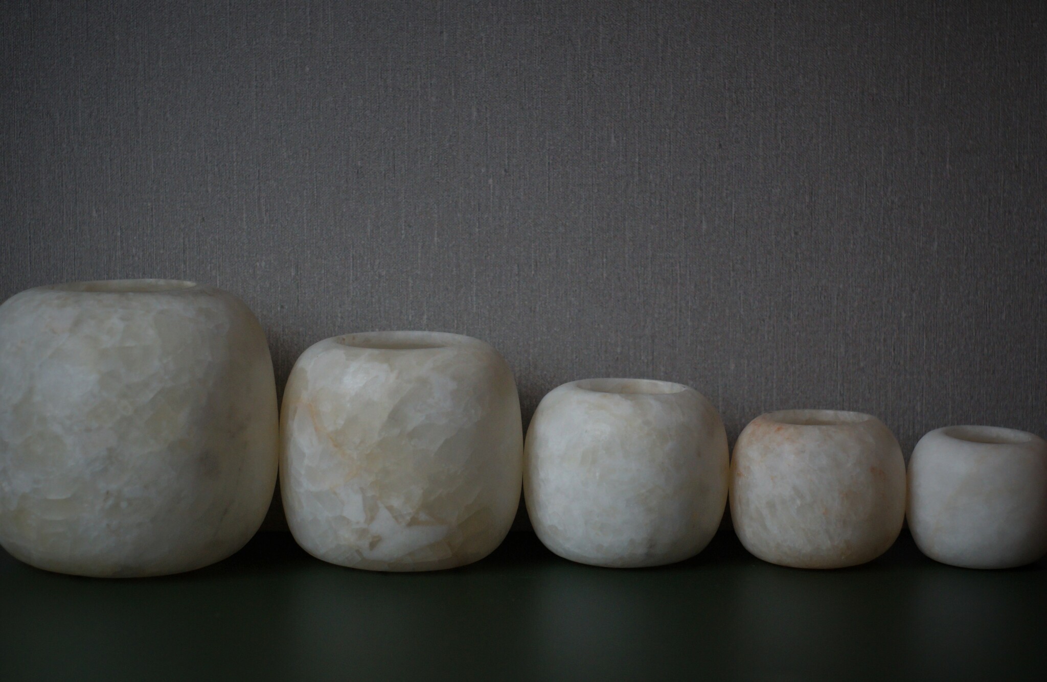 Ljuslykta alabaster helvit 13-14.5 cm