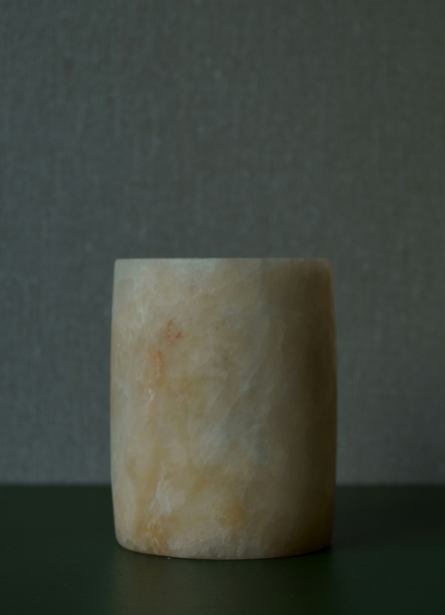 Ljuslykta alabaster 9.5 cm