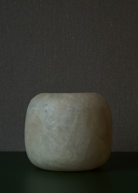 Ljuslykta alabaster helvit 9 cm