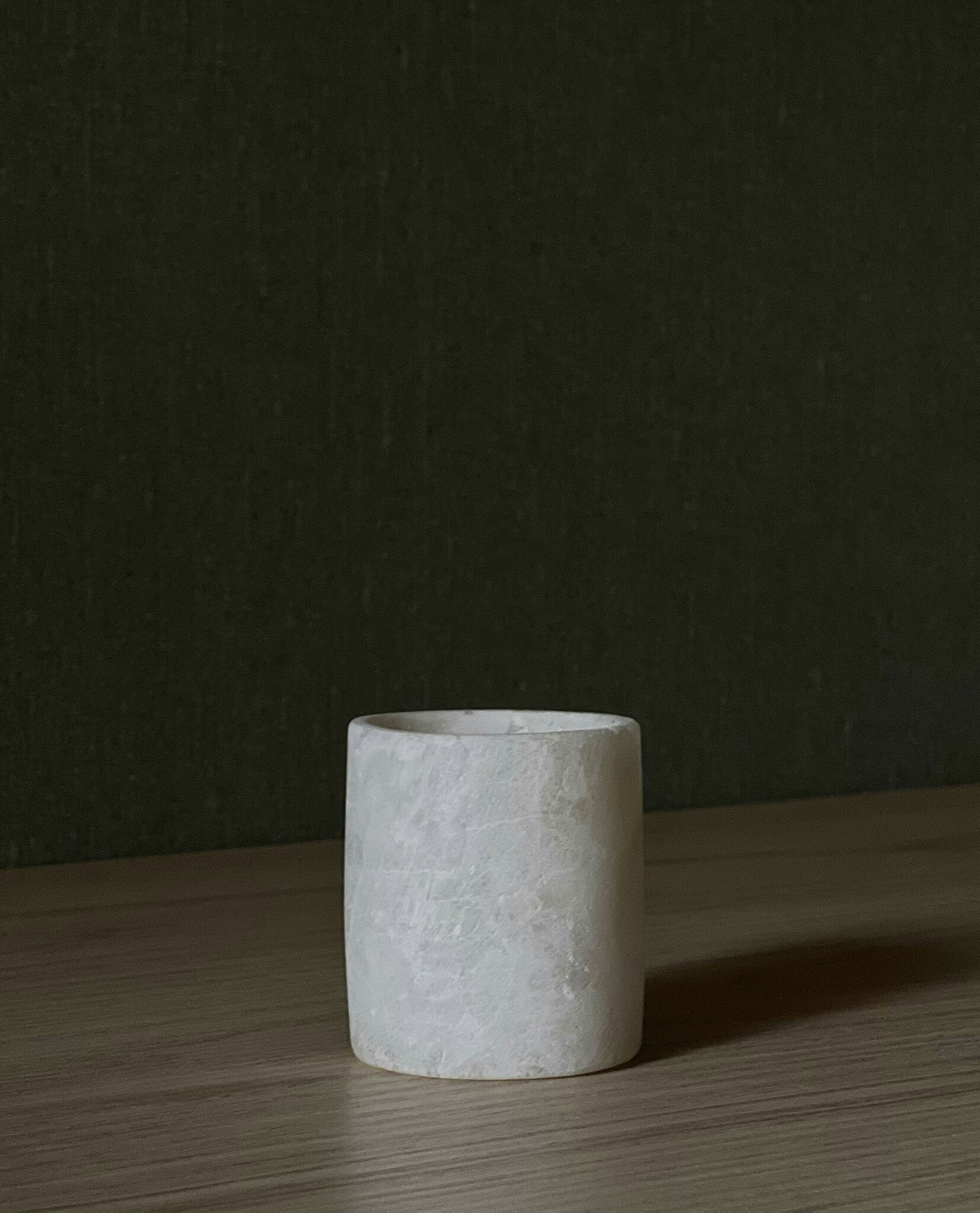 Ljuslykta alabaster 6 cm - helvit extra matt