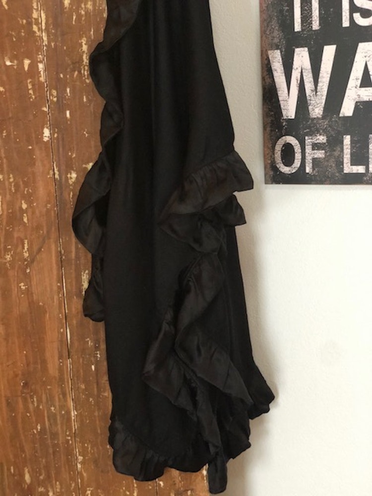 Silk frilled woven cashmere shawl black