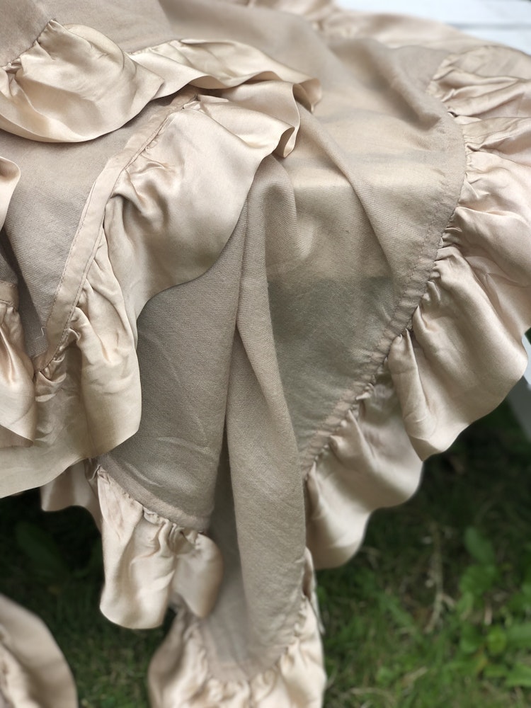 Silk frilled woven cashmere shawl beige