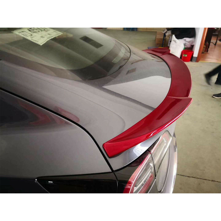 Model 3 Spoiler i ABS med rött utseende