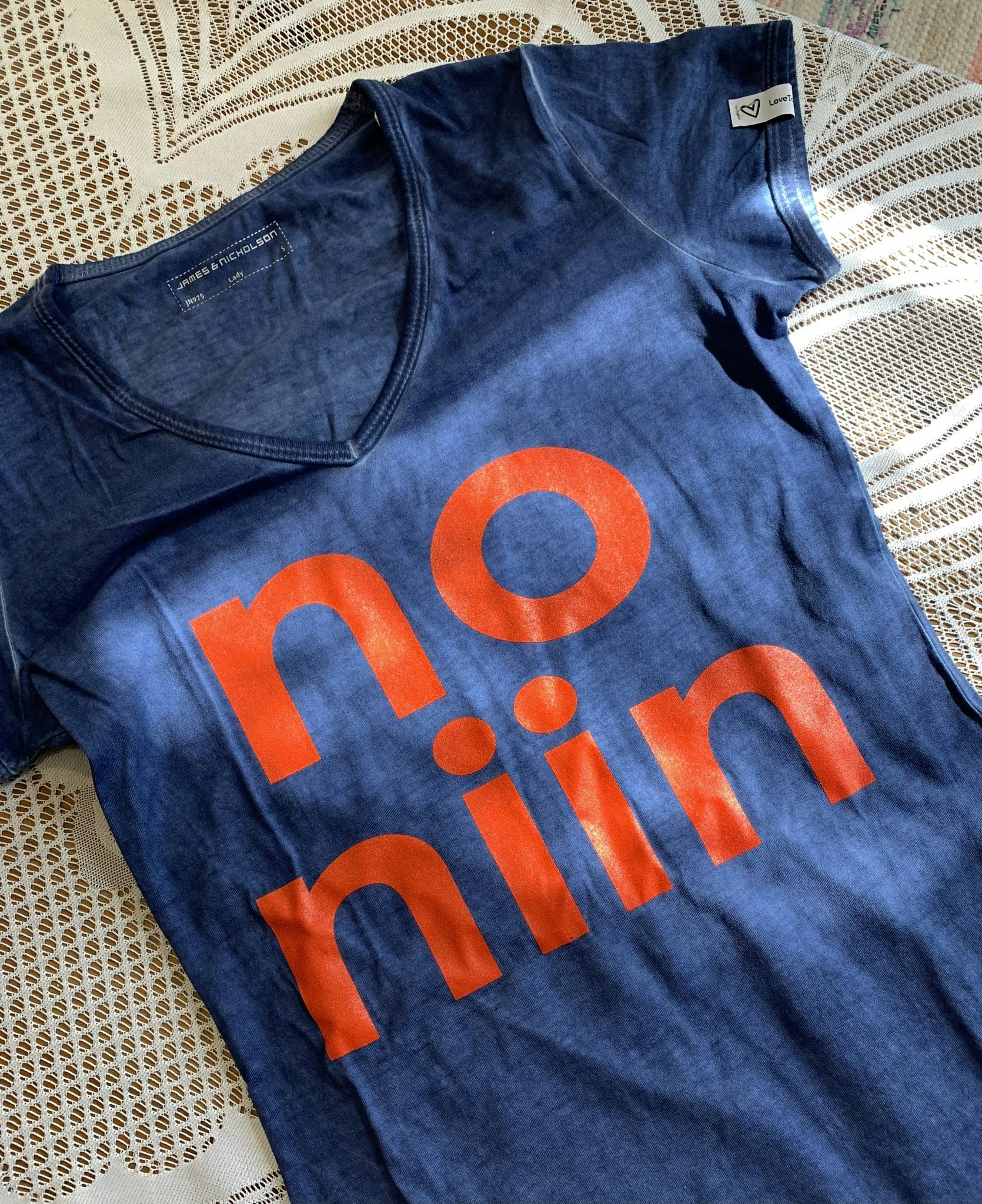 Noniin Stonewash V-neck