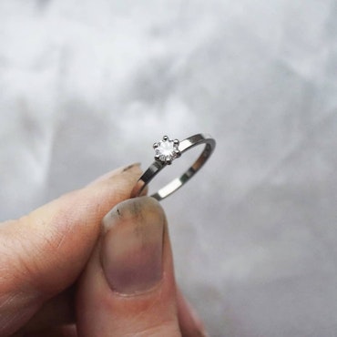 "North Star Mini" ring med en 0.17ct TW/VS diamant