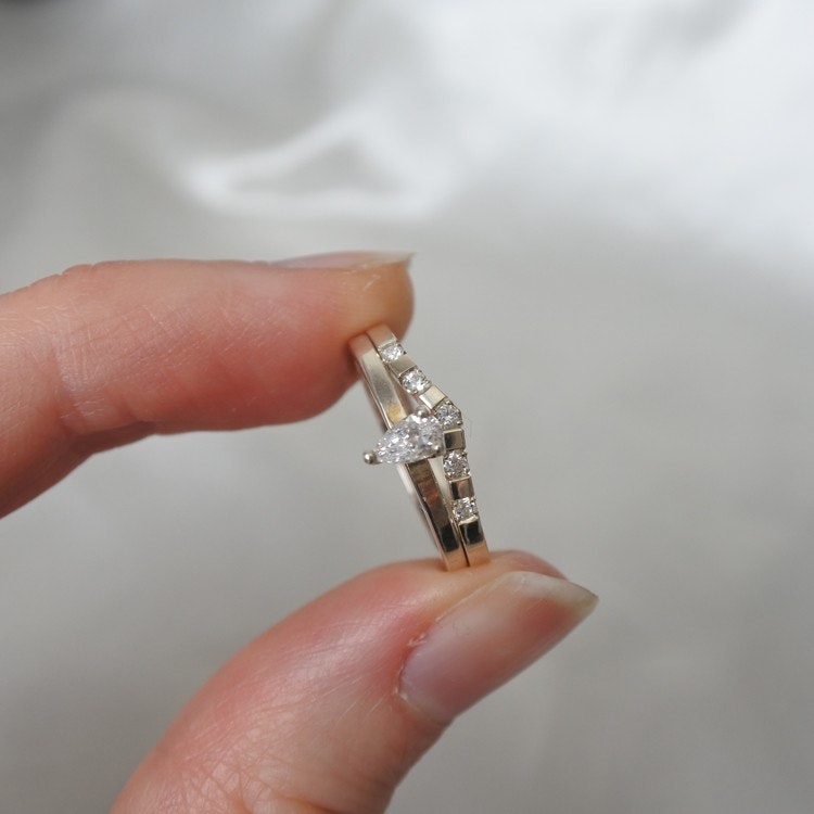 "Supernova Sparkle" 18K guldring med diamanter