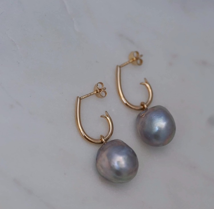 Big grey baroque freshwater pearl pendants to wear on "Drop hoops"