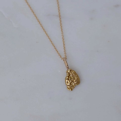 "Nugget" pendant in gold from Australia