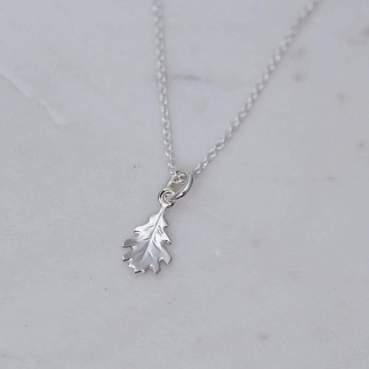 "Oak leaf" pendant in silver