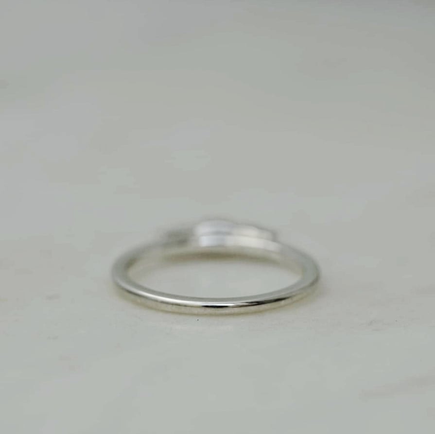 "Ester" Ring with W/SI diamonds in gold