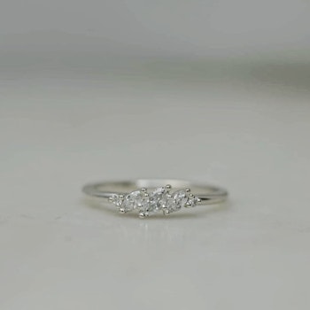 "Mira" ring with TW/VS diamonds