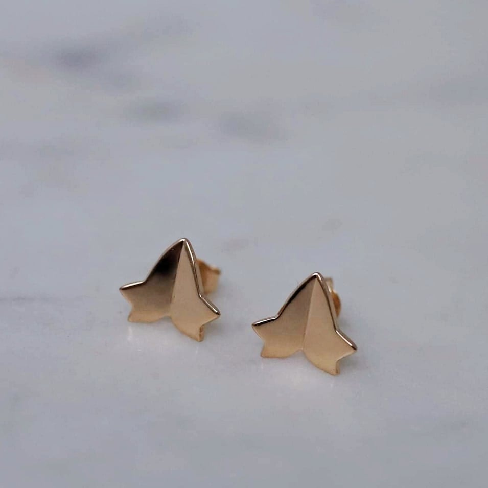 "Murgröna" earrings in gold