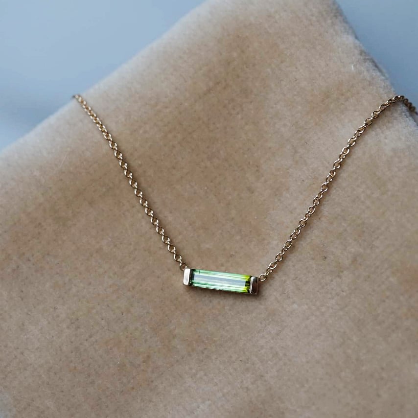 "Tourmaline baguette" necklace in gold