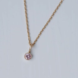 "Twinkle" pendant in gold with a light pink morganite