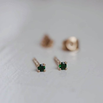 "Stellar" Earstuds in 18K gold with chrome green tourmalines